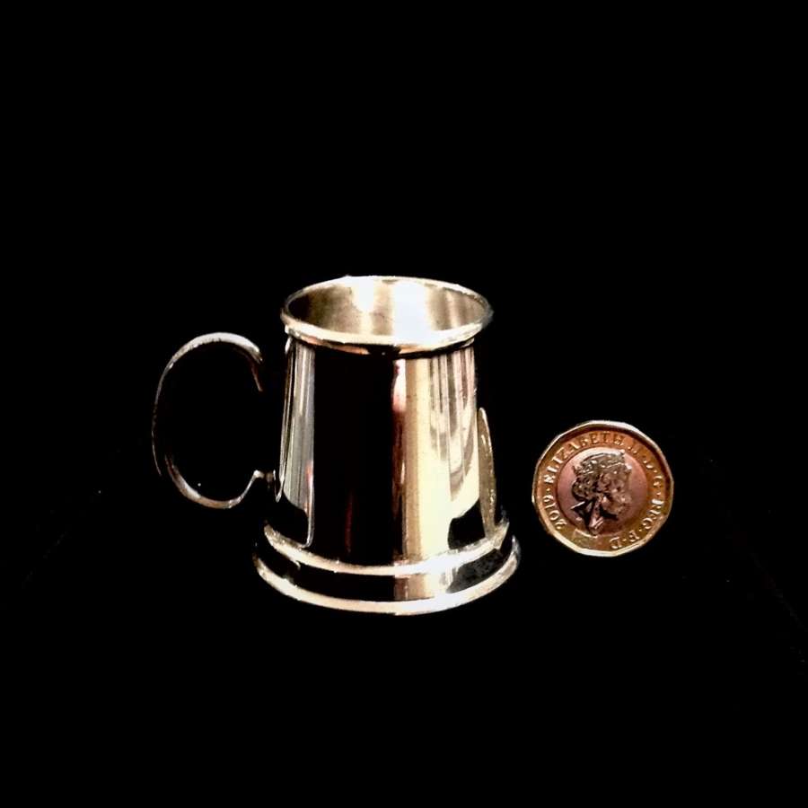 Novelty silver plated miniature tankard shape 1oz spirit measure