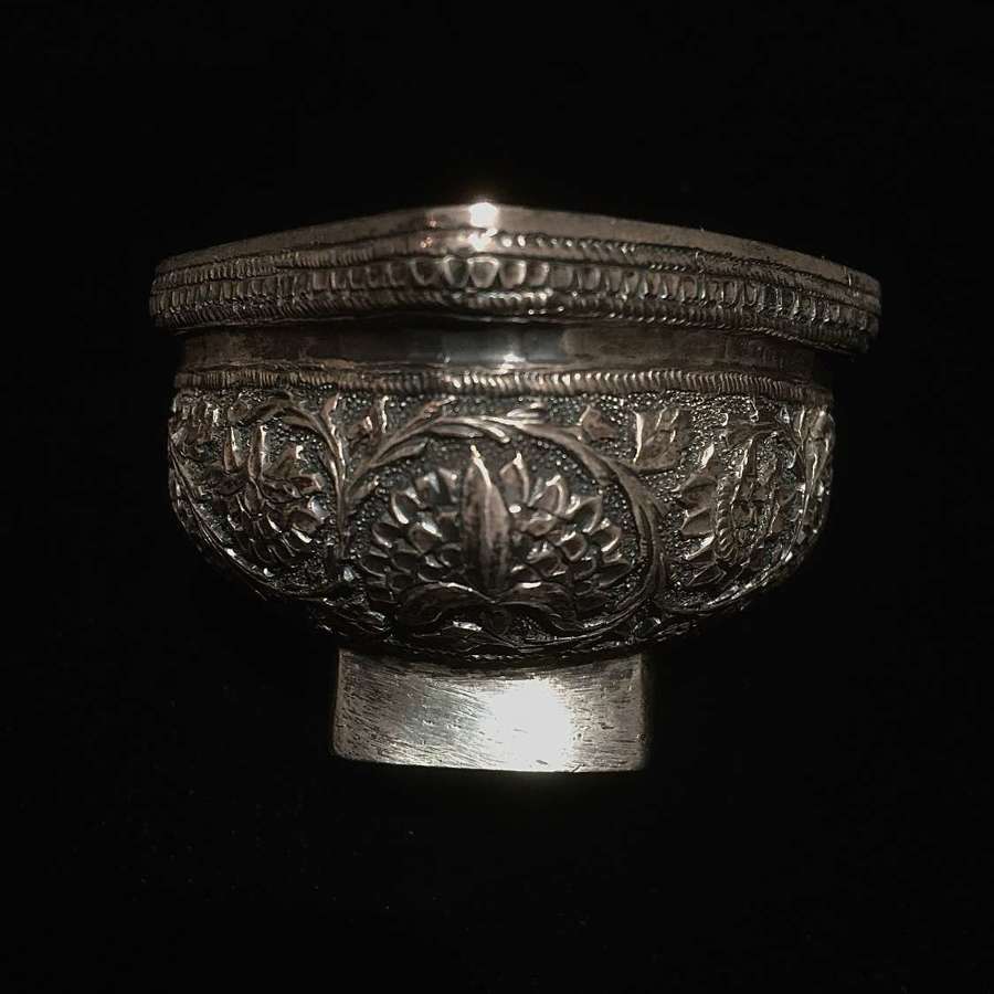 An Anglo–Indian répoussé silver salt