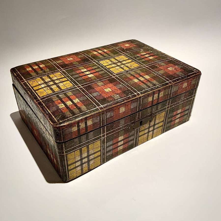 An Unusual Yellow Pattern ‘Tartan Ware’ Dressing Table Trinket Box