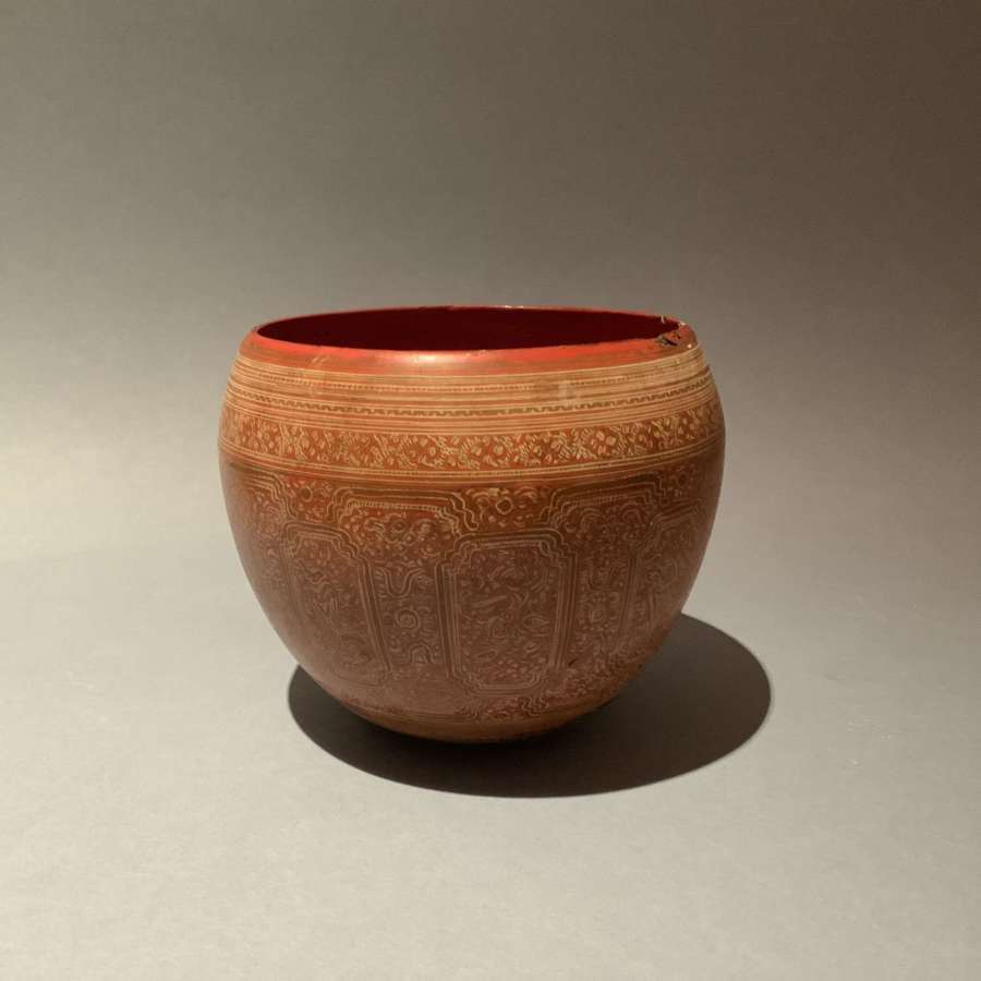 An antique Burmese red lacquerware 'khwet' (cup) of typical form